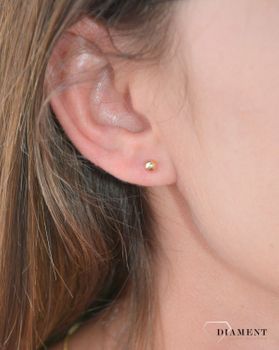 Złote kolczyki kuleczki 4 mm 333 próba DIA-KLC-3072-925 ✅ Delikatne kolczyki wykonane z najwyższej jakości złota próby 333  ✅ Kolczyki w minimalistycznym stylu, wpisujące się w obecne trendy modowe ✅ (1).jpg
